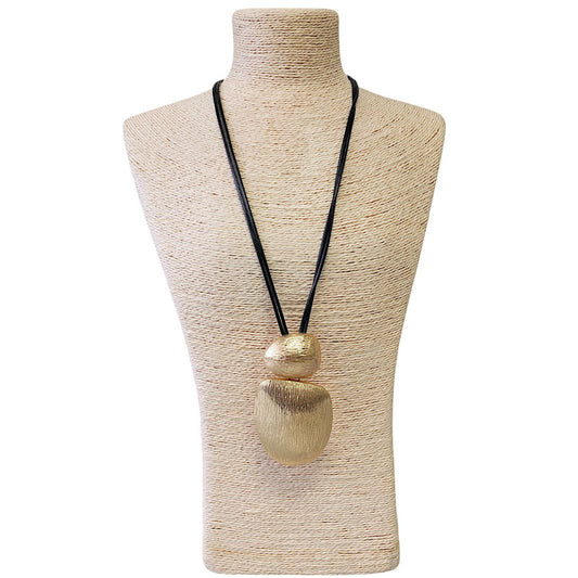 Vintage Gold Necklace Sculpted Pendant
