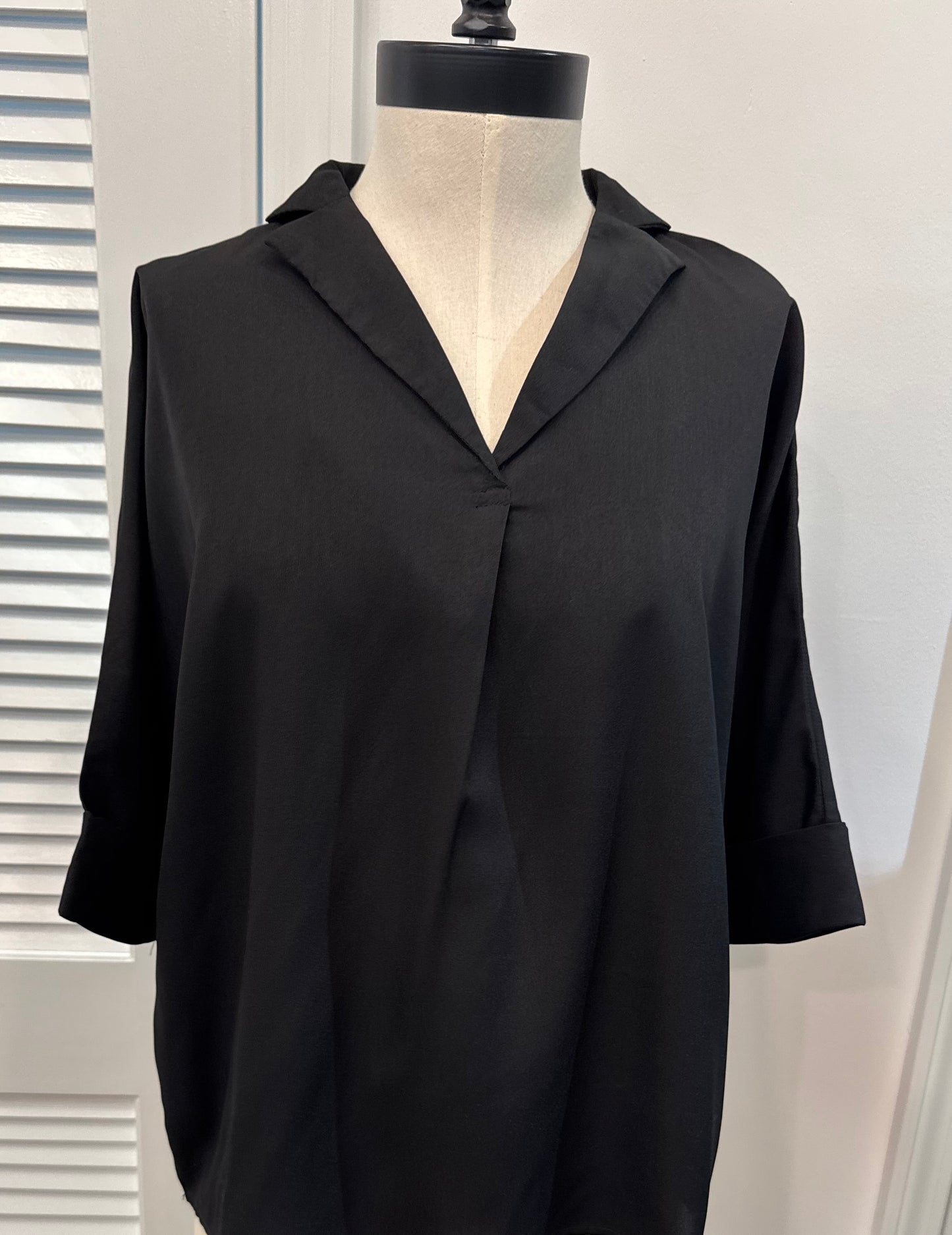 Black Collard Short Sleeve Top
