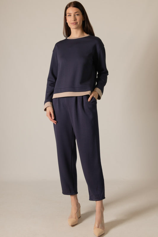 Modal Contrast Border Top