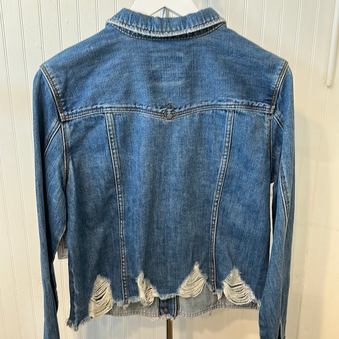 Fray hem shredded denim jacket