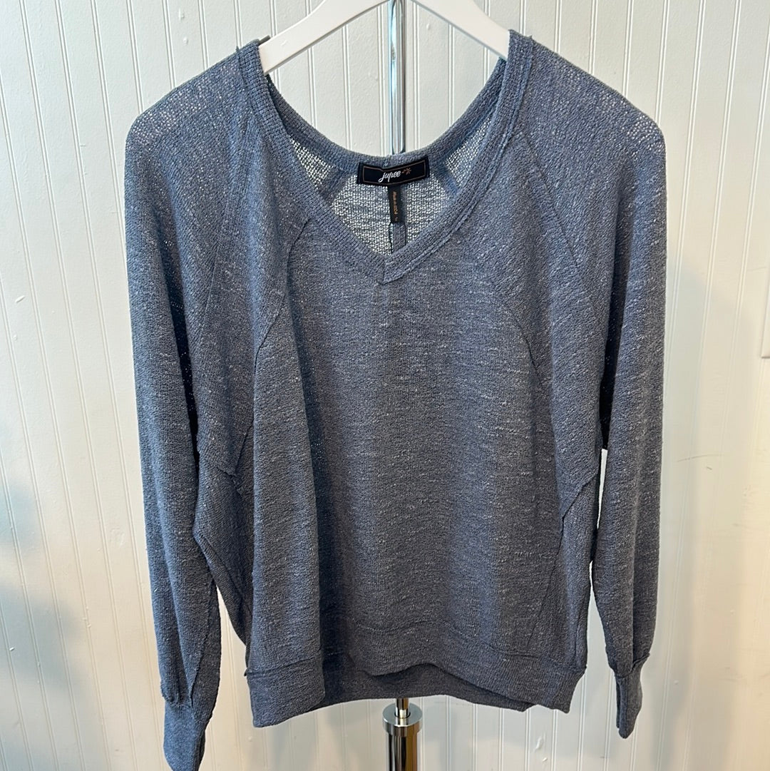 Solid V Neck Gage Top