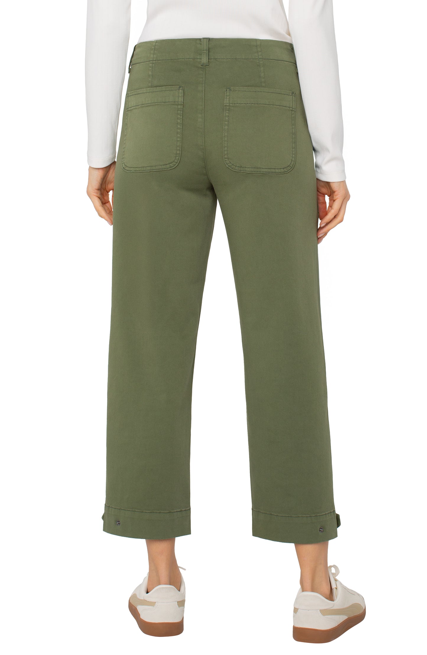 Utility crop w/ tab hem