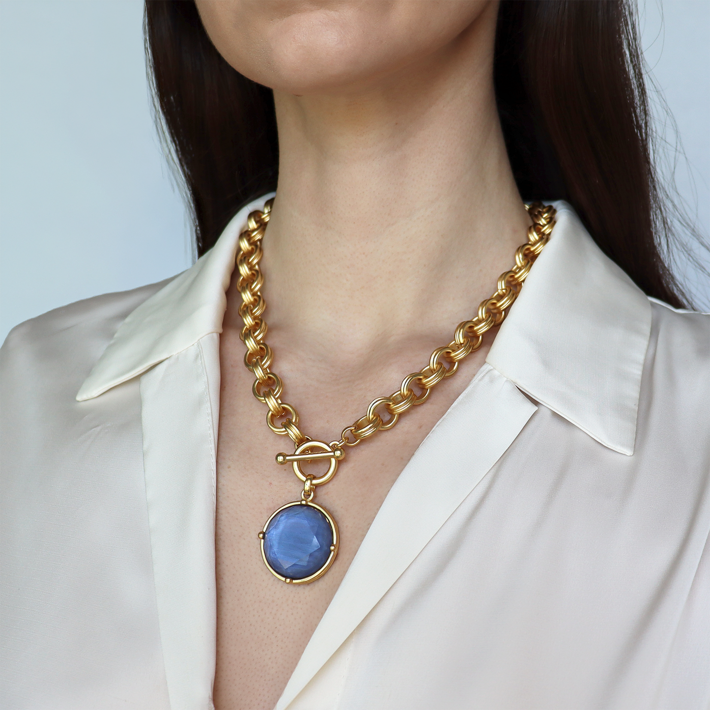 Cabochon Blue Pendant Necklace 