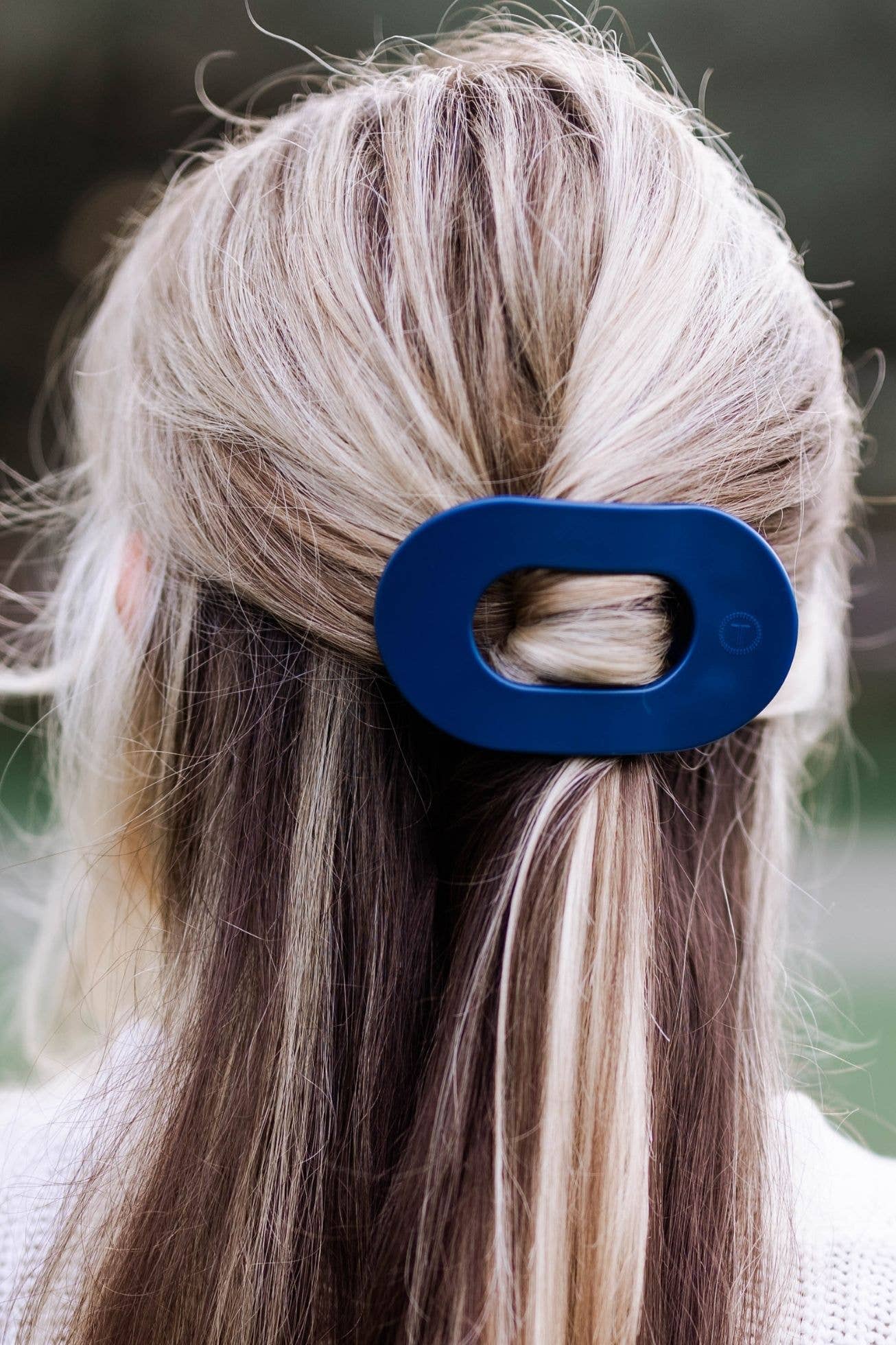 Navy Medium Flat Round Hair Clip