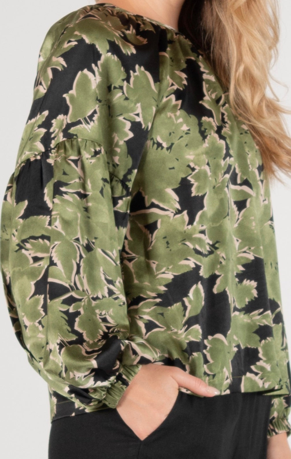 Satin billowy sleeve floral top