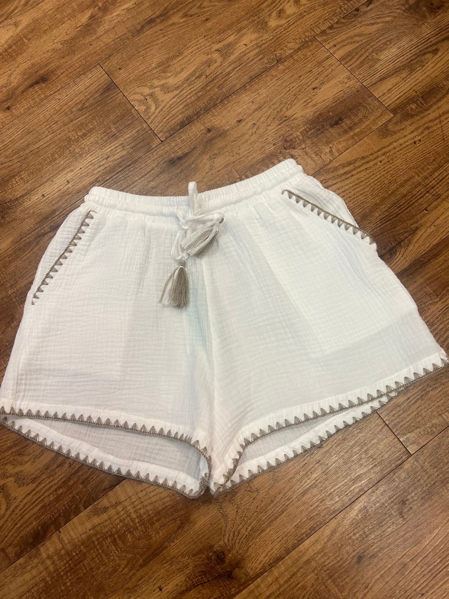 Gauze Embroidered Shorts