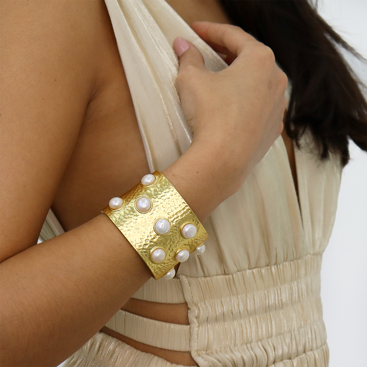 Elegant Pearl Statement Cuff – Bold Luxury Bracelet: Gold