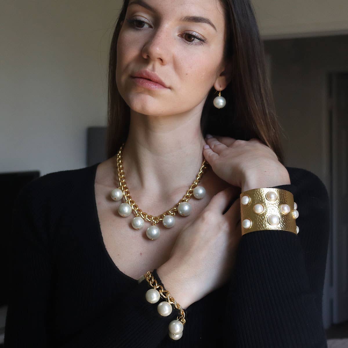 Elegant Pearl Statement Cuff – Bold Luxury Bracelet: Gold