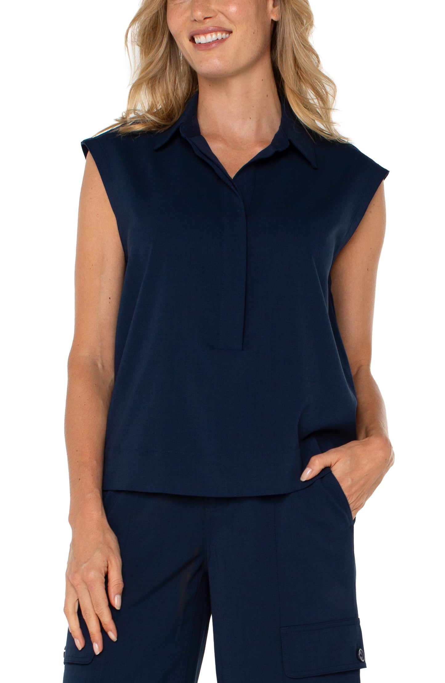 Sleeveless cropped shirt with elastic waist