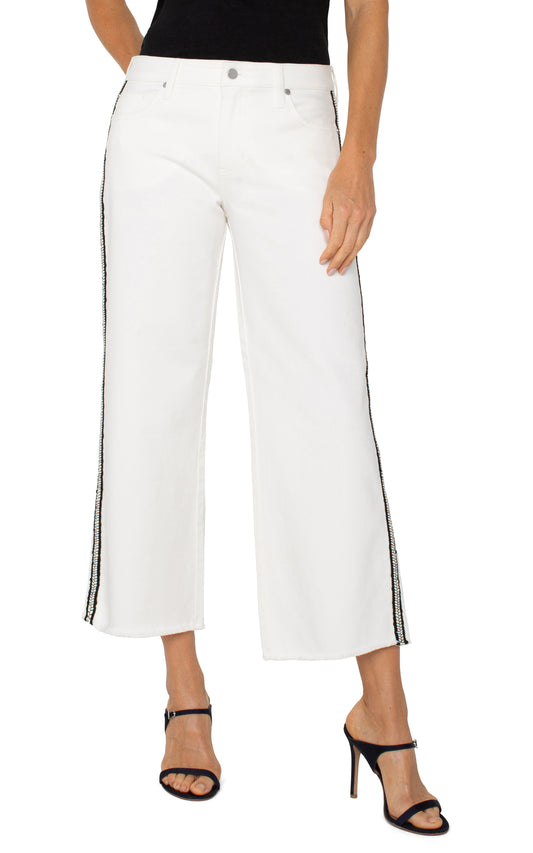Stride Crop with Side Detail