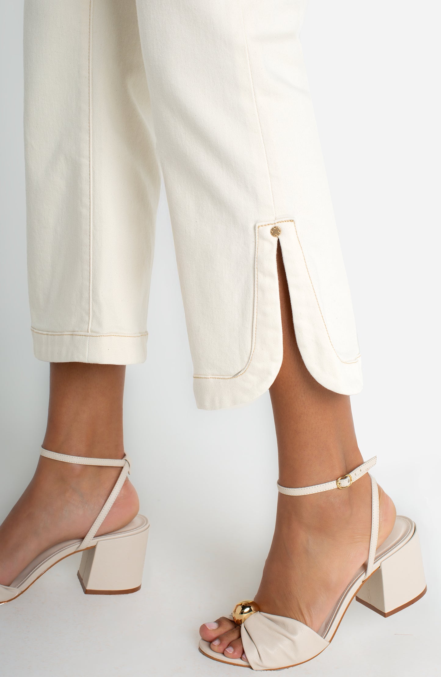 Hannah Crop Tulip Hem Jean