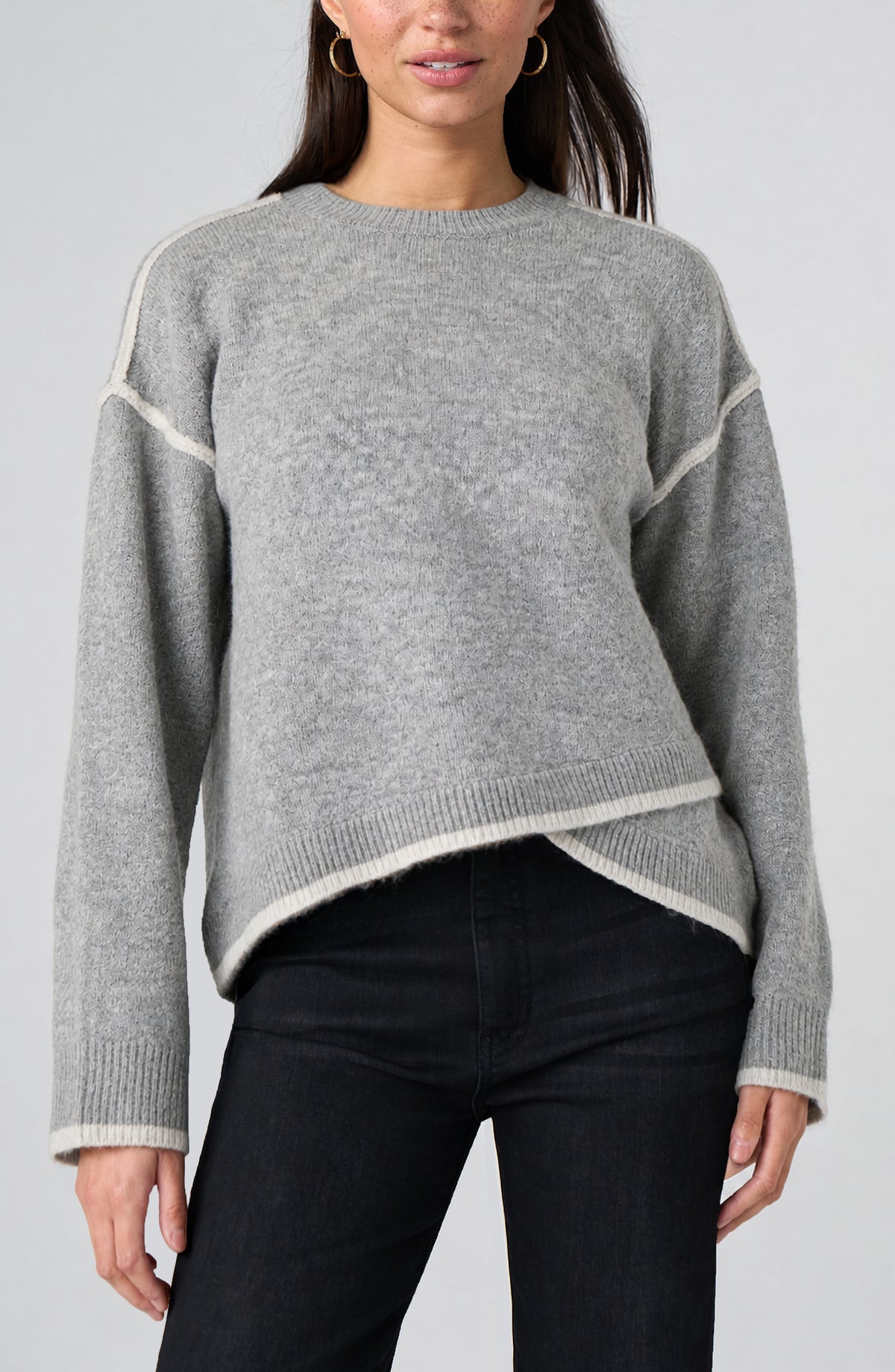 Crewneck Sweater Cream Tulip Hem