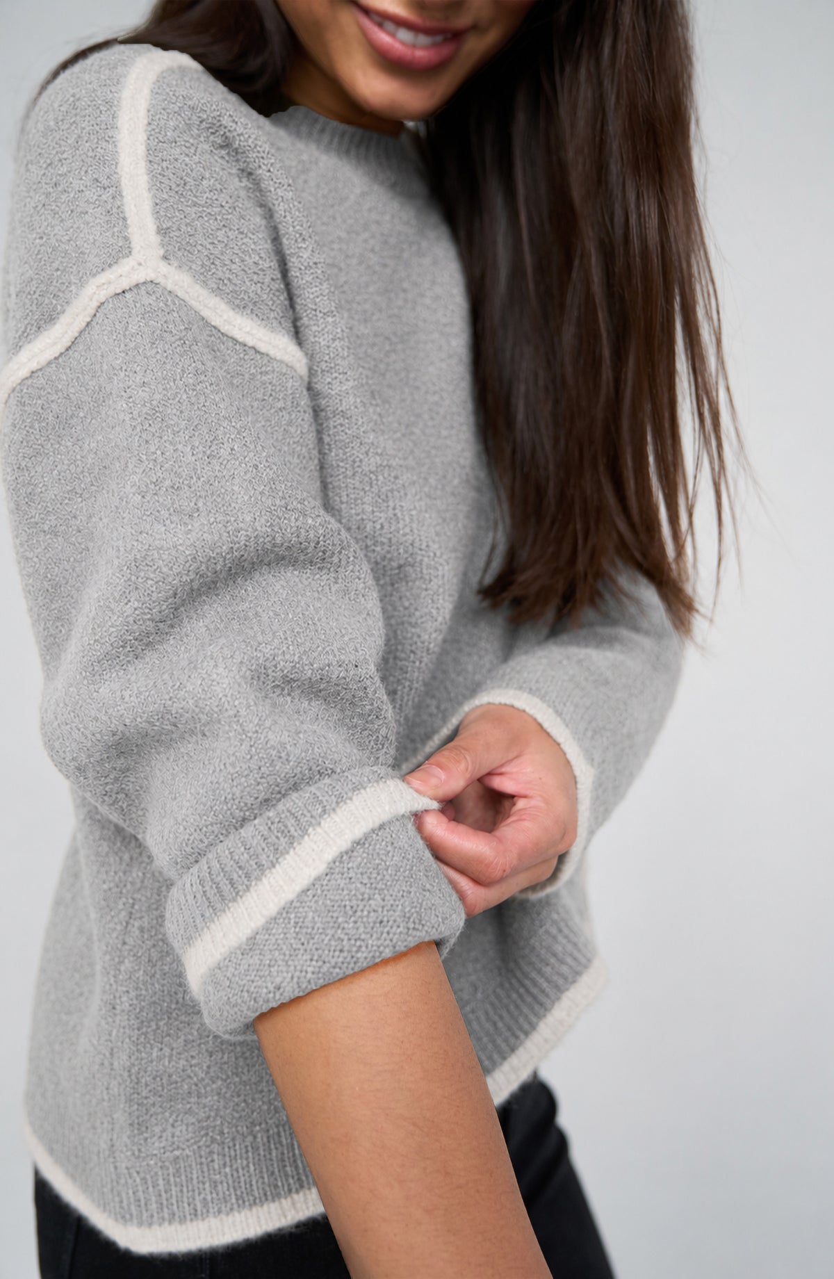 Crewneck Sweater Cream Tulip Hem