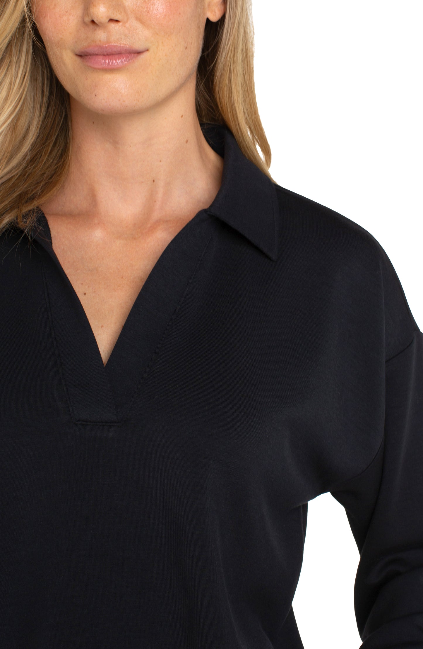 V-Neck Popover Collar