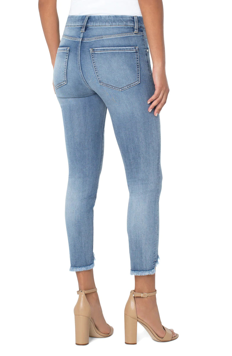 THE GIA GLIDER® CROP SKINNY WITH CURVED FRAY HEM